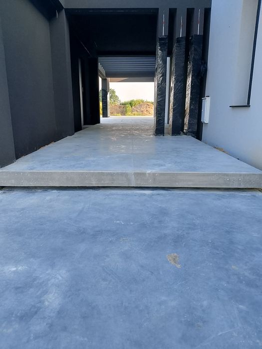 Alternatywa kostki brukowej betonowe podjazdy ścieżki tarasy posadzki przemysłowe podjazd z betonu taras lewitujący alternatywa kostki brukowej