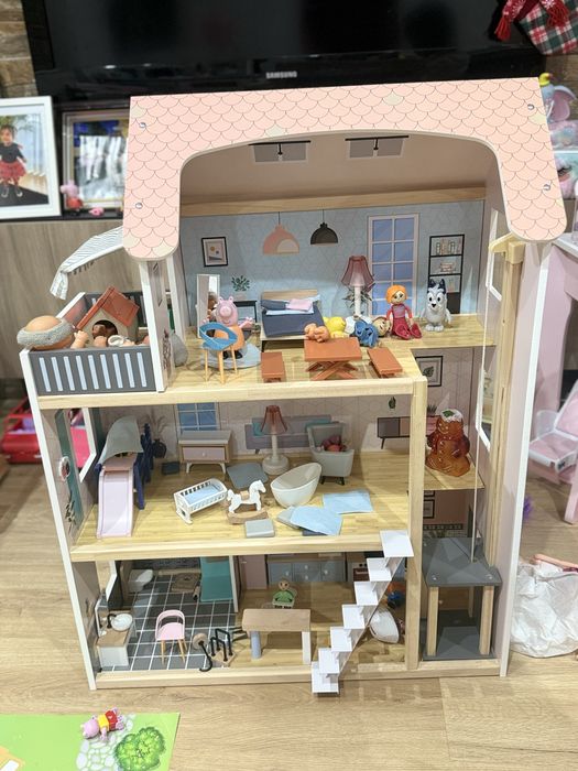 Casa bonecas madeira