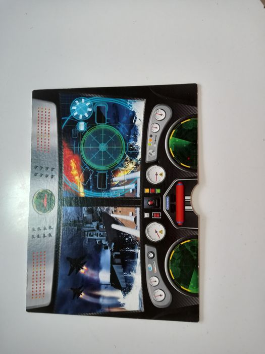 Jogo Batalha Naval Eletrónica da marca Clementoni.