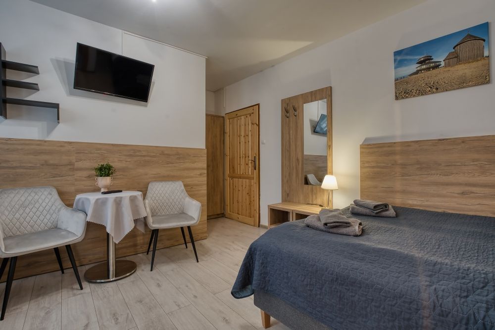 Tanie pokoje w centrum, balia, parking, ogólnodostępna kuchnia.