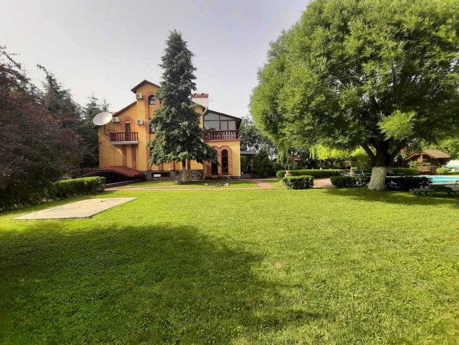 Посуточно. Дом 450 кв., 7 спален. НОВЫЙ ГОД - 30 000 грн.