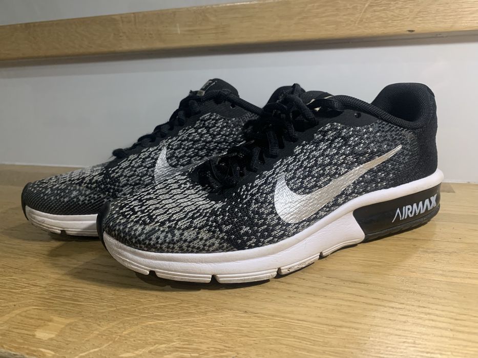 Buty sportowe dla chlopca Nike r 36