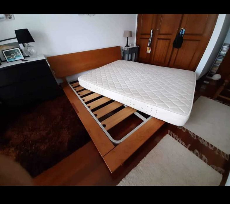 Cama King em ótimo estado