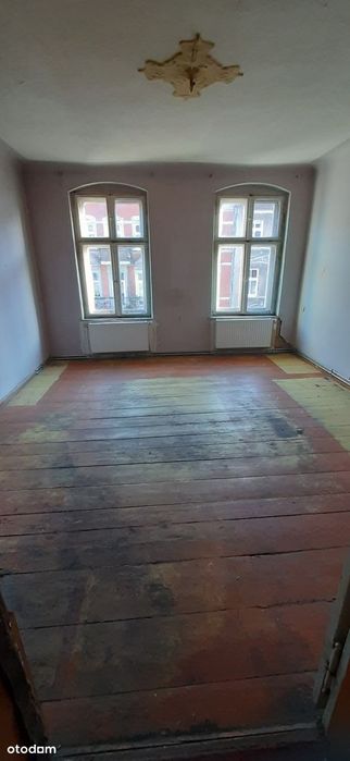 Przestronne 4-pokojowe mieszkanie z balkonem w centrum