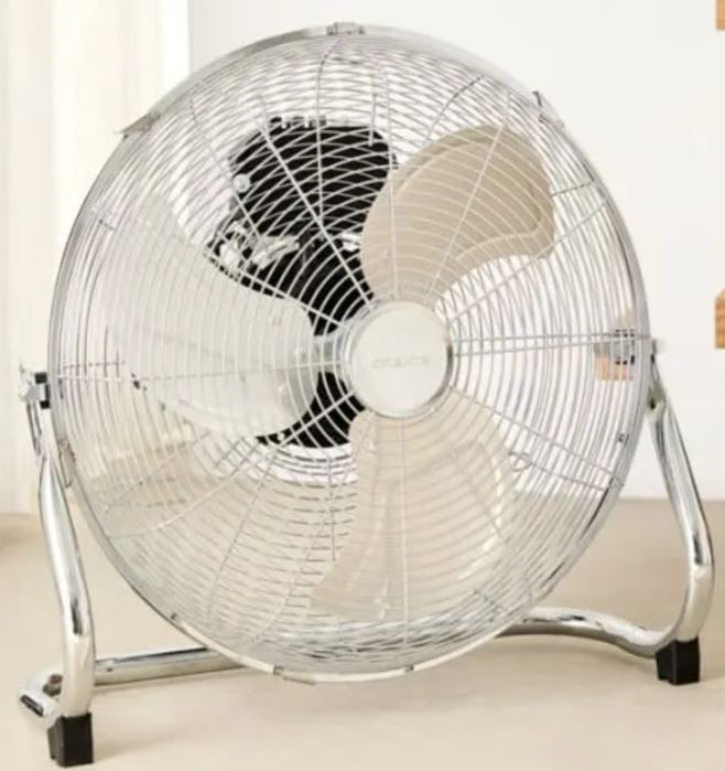 Vendo ventoinha em aluminio, em segunda mão , como nova