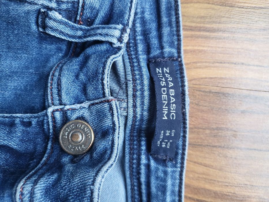 Spodnie jeansy ZARA rurki z zameczkami