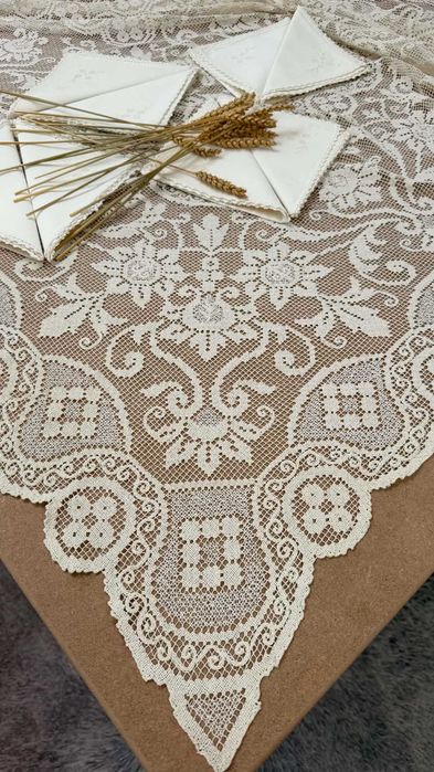 Toalha de mesa em renda de Filé + 12 guardanapos