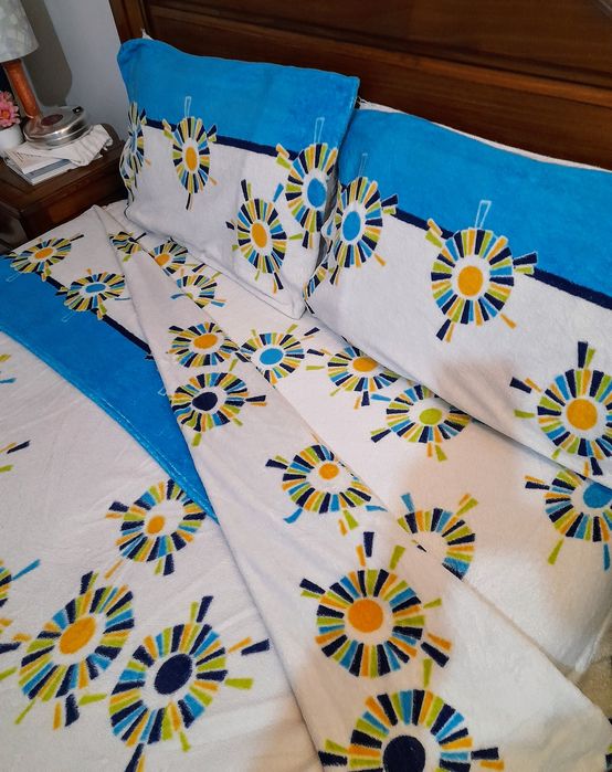 Lençol, capa e almofadas em malha polar