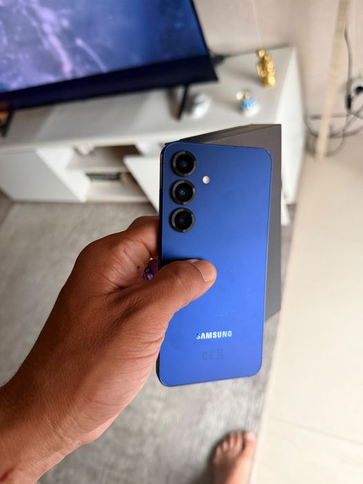 Samsung Galaxy S25 128GB — como novo