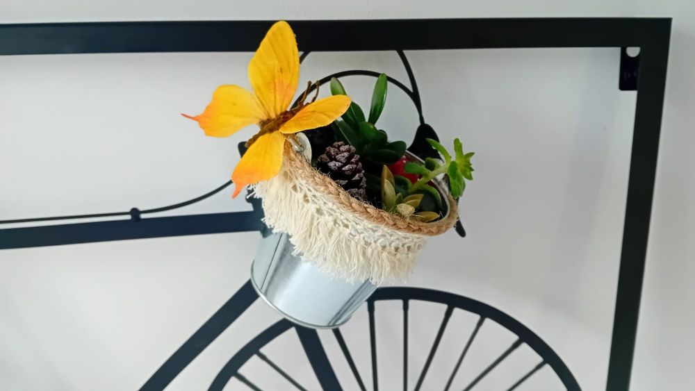Quadro com arranjo com flores naturais