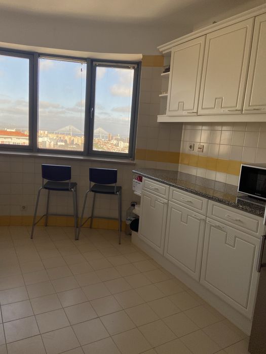 Quarto com wc para arrendar - 2 jovens - Olivais, Lisboa
