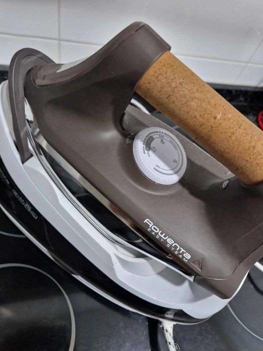 Ferro c/ caldeira ROWENTA Easy Steam