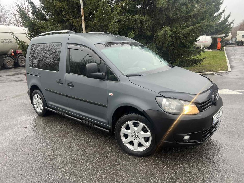 Volkswagen Caddy 1.6 дизель2011
