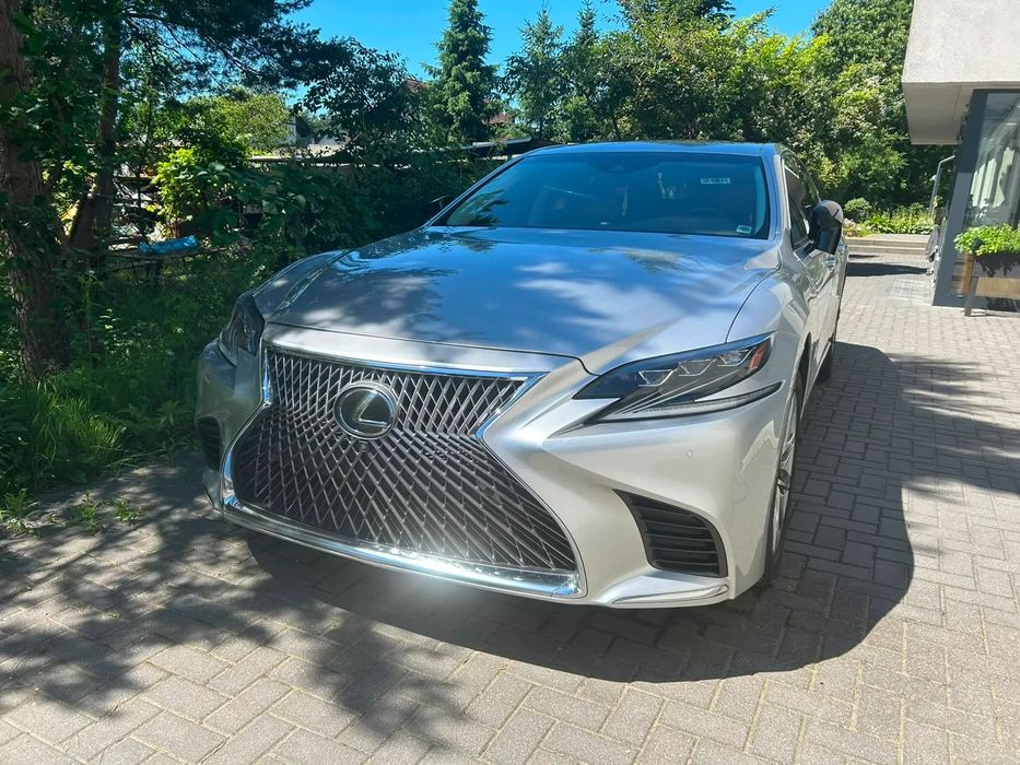 Lexus LS