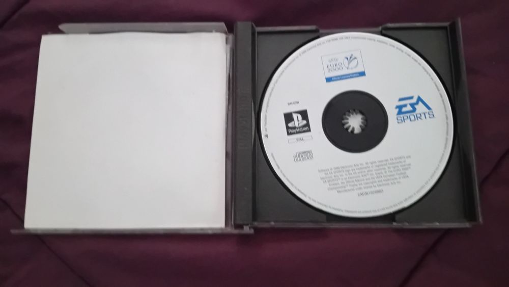 Jogo playstation 2.   Fifa 2000