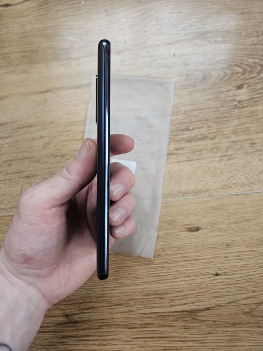 Смартфон samsung s20FE 8/256