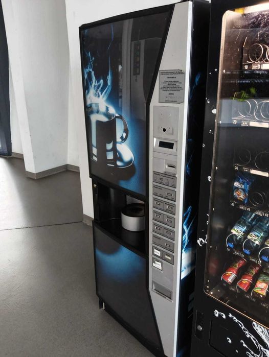Automat Kawomat Vendingowy Vending Sprzedający Do Kawy Gorące Napoje