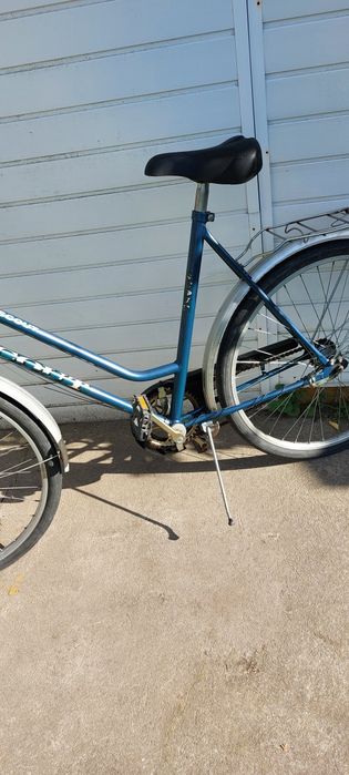 Niebieski rower damka