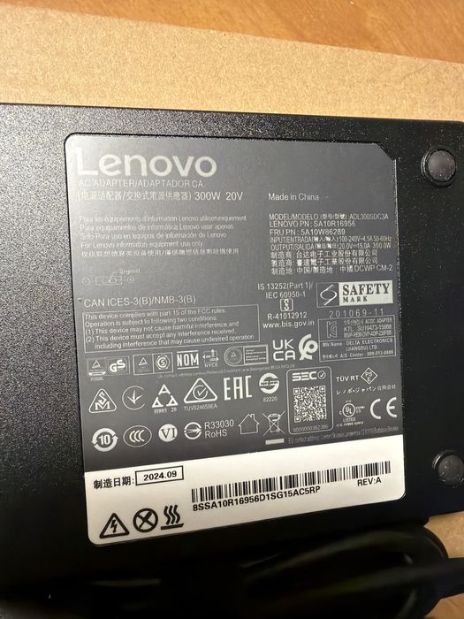 Блок Питания Зарядное Устройство Lenovo Legion 5 7 7i на 20V 15A 300W