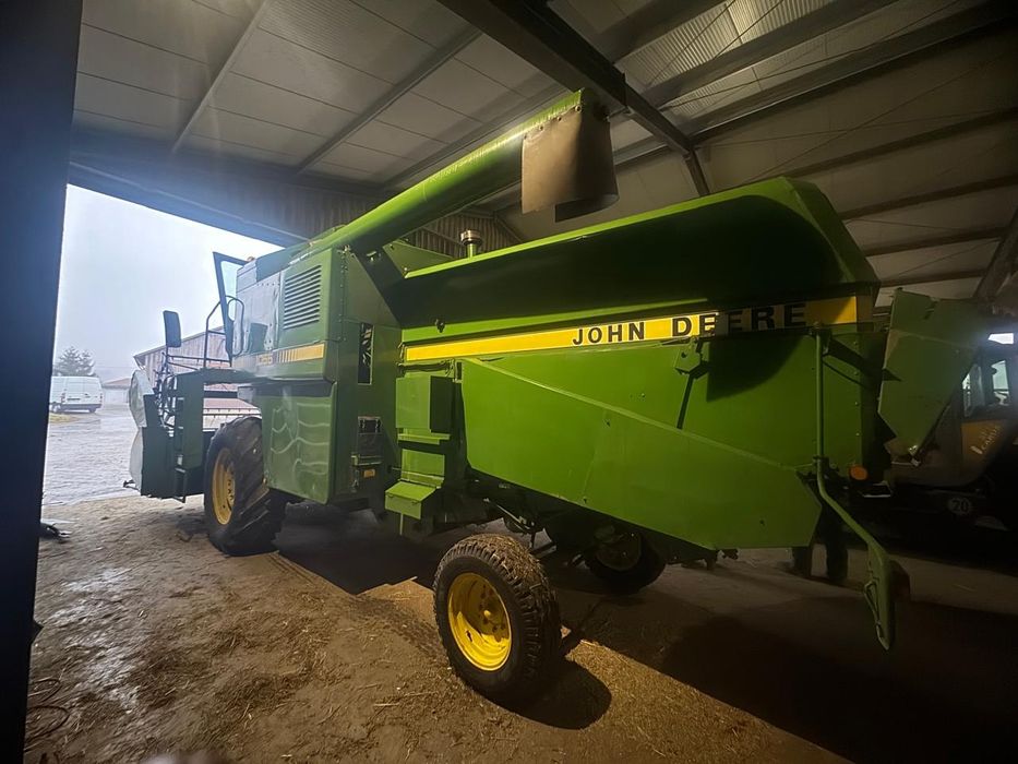 Комбайн свіжо пригнаний John Deere 1055