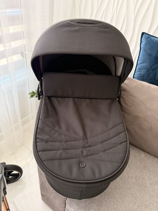 Коляска Roan Ivi 2в1