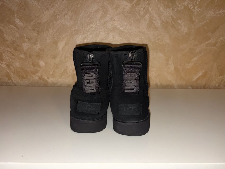 Уггі UGG Classic Mini Logo Zip Black, оригінал, розмір 40