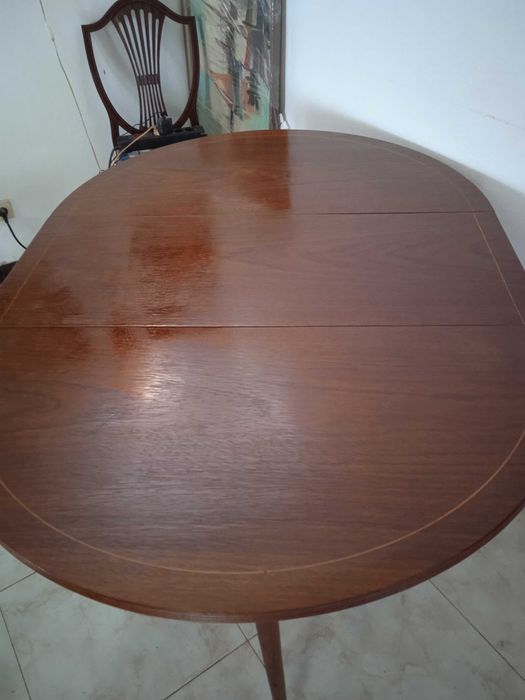 Mesa inglesa de pé de galo