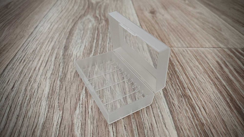 Кейс, бокс для аккумуляторов Li ion 18650, 20700, 21700