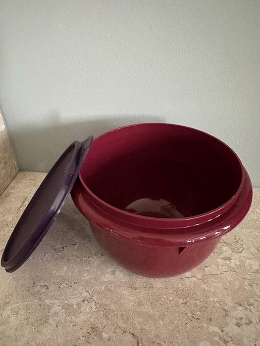 Миска Tupperware