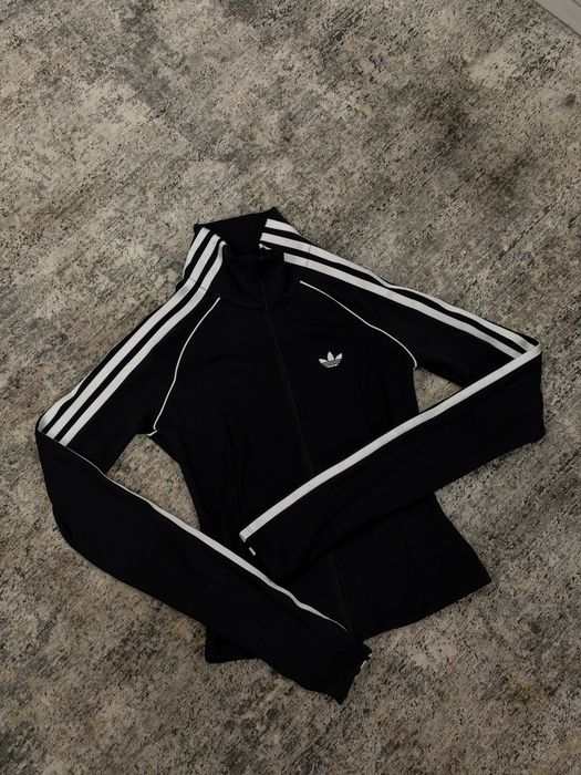 нова кофта adidas