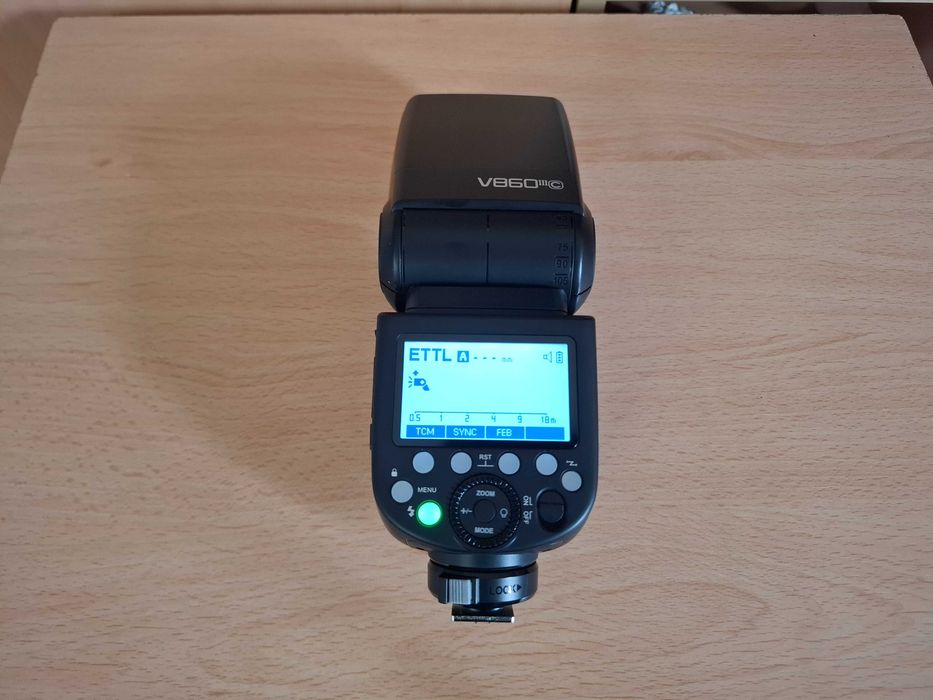 Vendo Flash Godox Speedlite V860III-C Canon - com Garantia