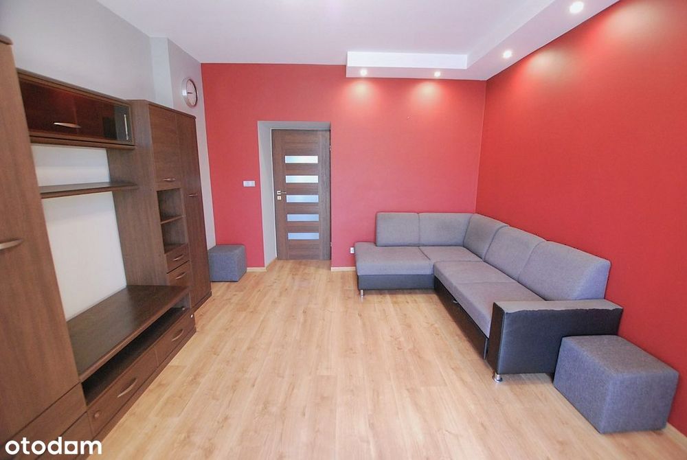 2 pokoje, ścisłe centrum, osobna kuchnia, balkon ul. Astronautów