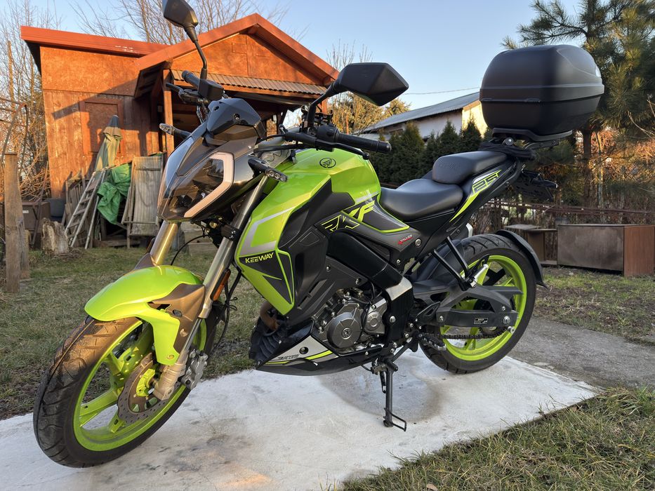 Keeway RKF 125cc Kufer givi