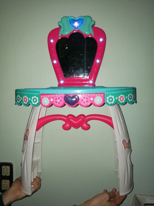 Children's dressing table with music and lights, mirror and drawer, like new64553136469633120