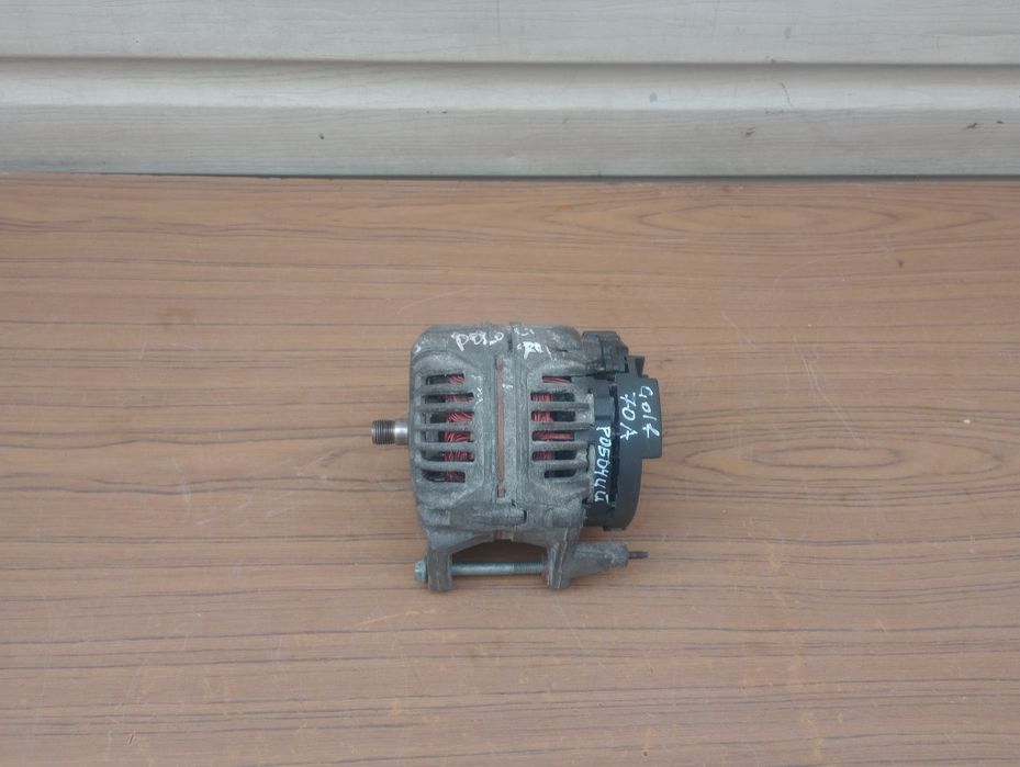 Генератор Volkswagen Golf/Passat/Sharan/T4/Audi/Skoda Octavia/Seat
