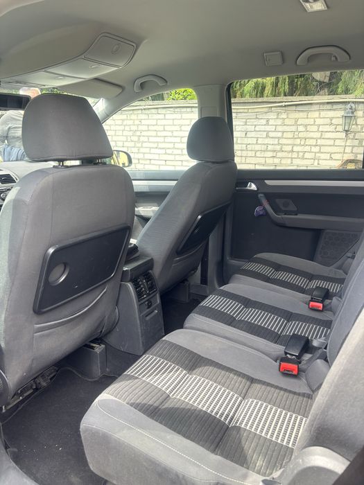 Volksvagen Touran 2.0 TDI DSG automat