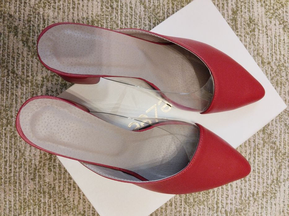 Красивые дамские сабо ручной работы