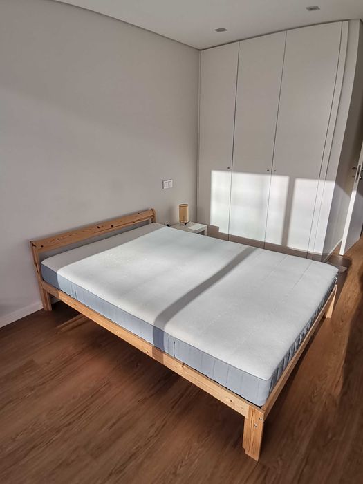 Cama IKEA NEIDEN completa (estrutura + estrado + colchão) 140x200 cm - como nova
