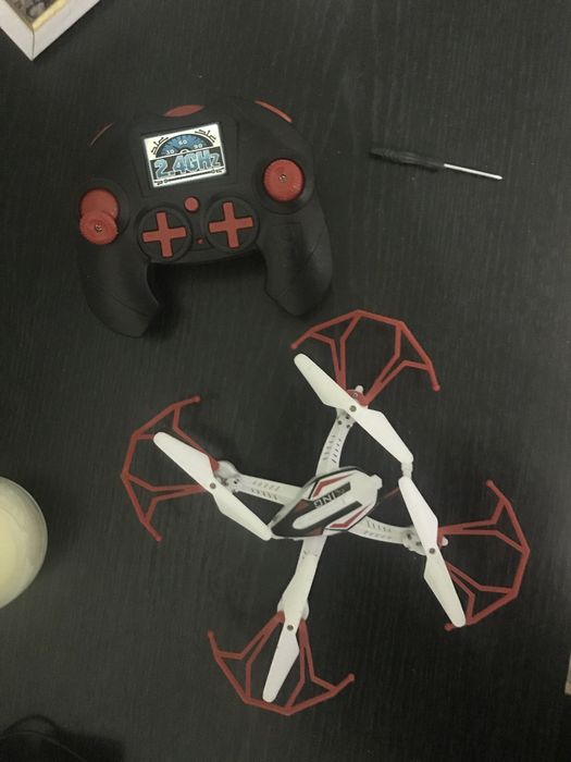 Квадрокоптер дрон