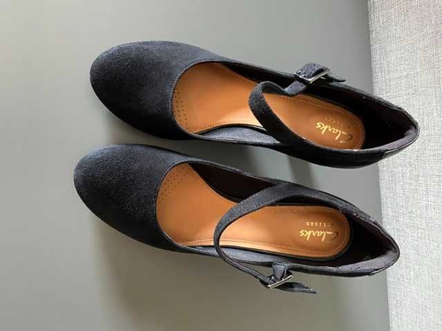 Sapatos clarcks chorus halo