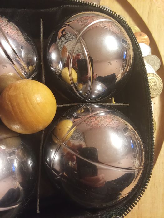 Набір для гри в петанк (boules) — це популярна гра на свіжому повітрі,