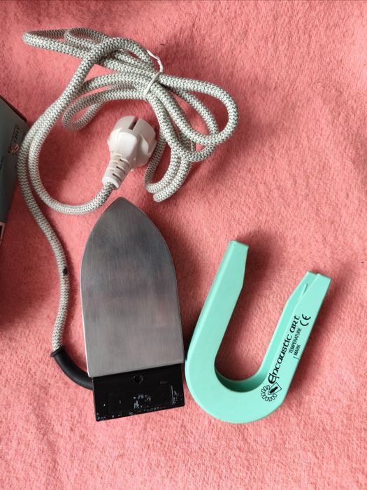 Ferro e tintas para trabalhos em encáustica