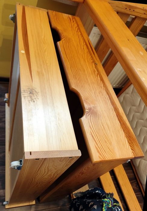 Solidne sosnowe łóżko piętrowe 2w1 z materacami 180x90