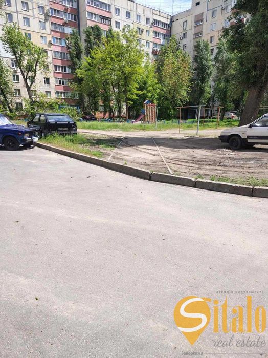 Трикімнатна квартира з ремонтом та меблями(020)