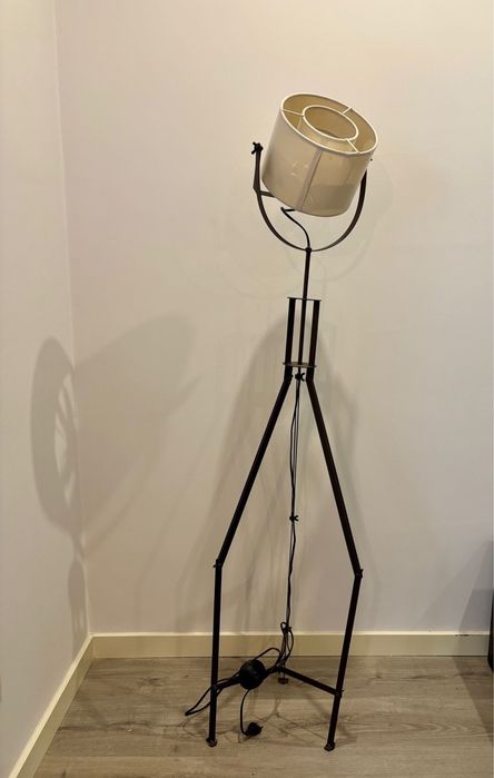 Candeeiro de pé - estilo projetor