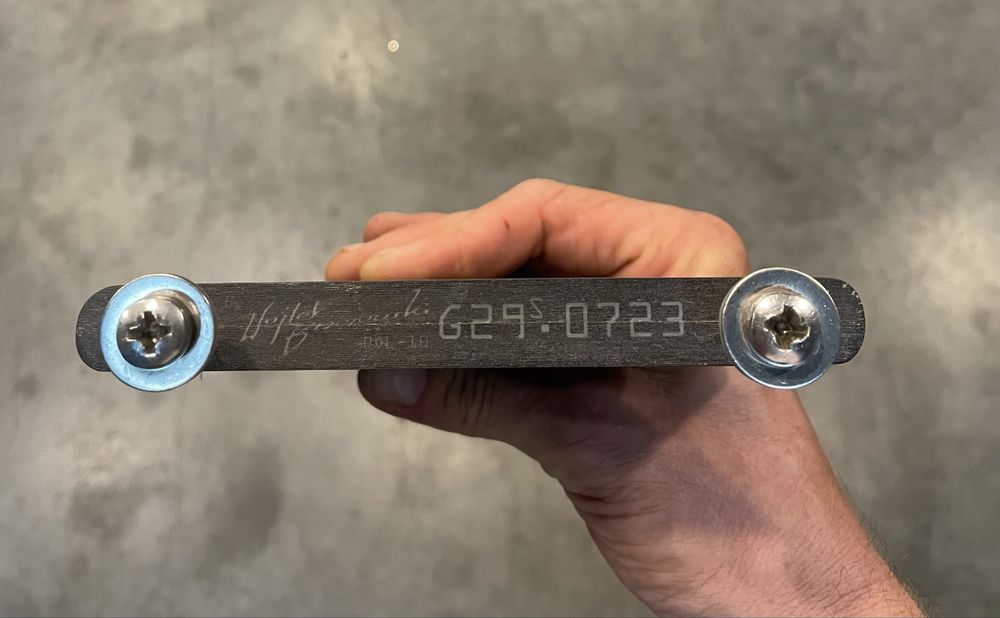 Statecznik windsurfing G 29 cm. CARBON. Wojtek Brzozowski.