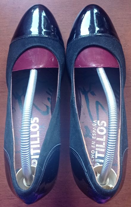 Eleganckie czółenka Pitillos 40