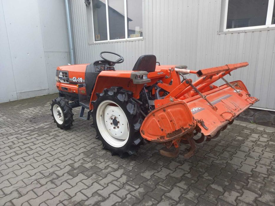 Japoński traktorek Kubota GL 19 z glebogryzarką 4x4 Rewers 19 km