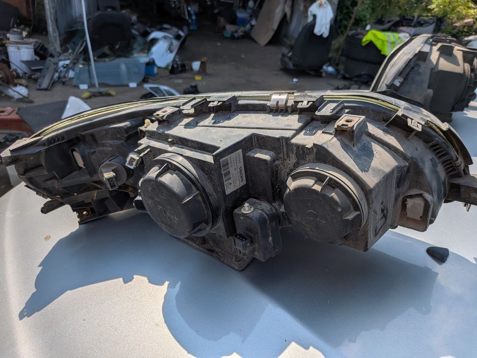 Ксенонові фари Volvo XC70 V70 S60 2000 2004 30655905 30655906