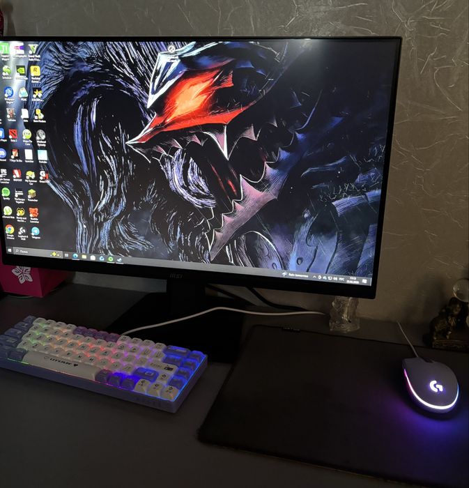 Продам компьютер полный комплект монитор, клавиатура, мышь, коврик